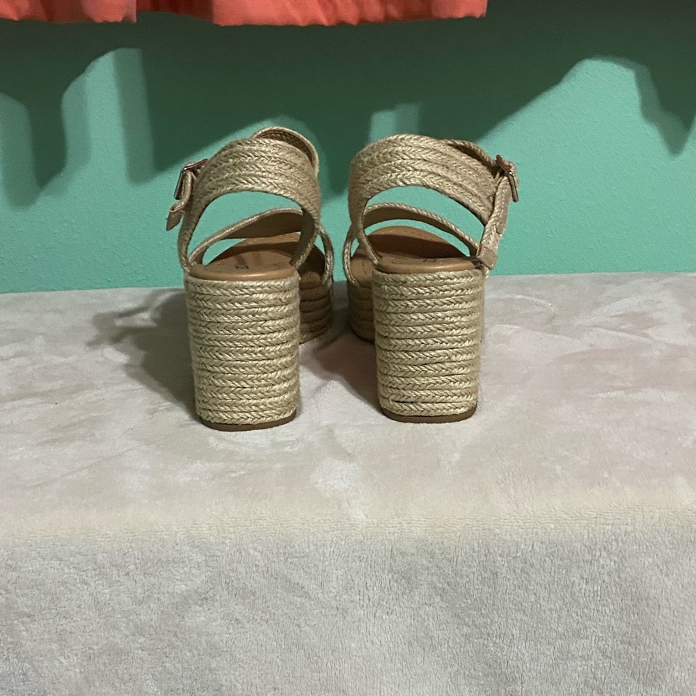 Tan platform sandal - Picture 3 of 6